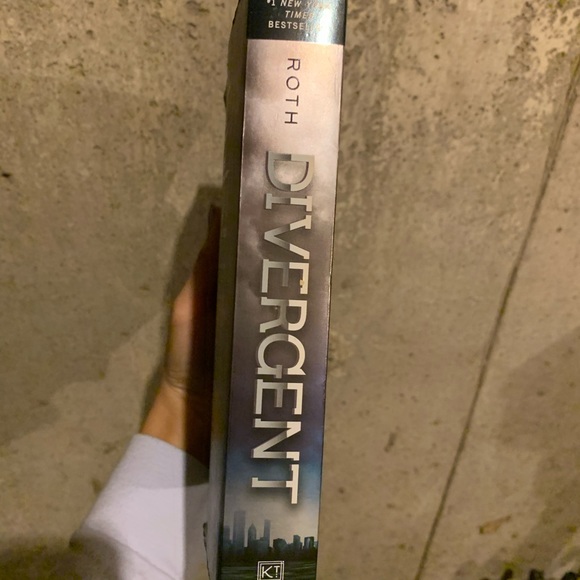 book - Picture 3 of 3